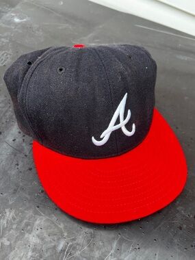 CLEAN Vintage Atlanta Braves size 7 1/4 Wool 59/50 Hat MLB Blue